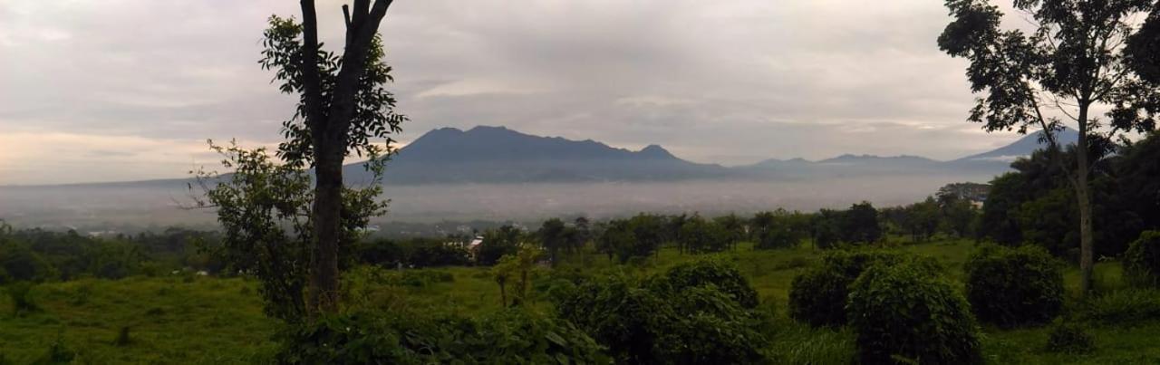 Villa Malang Puncak Buring Экстерьер фото