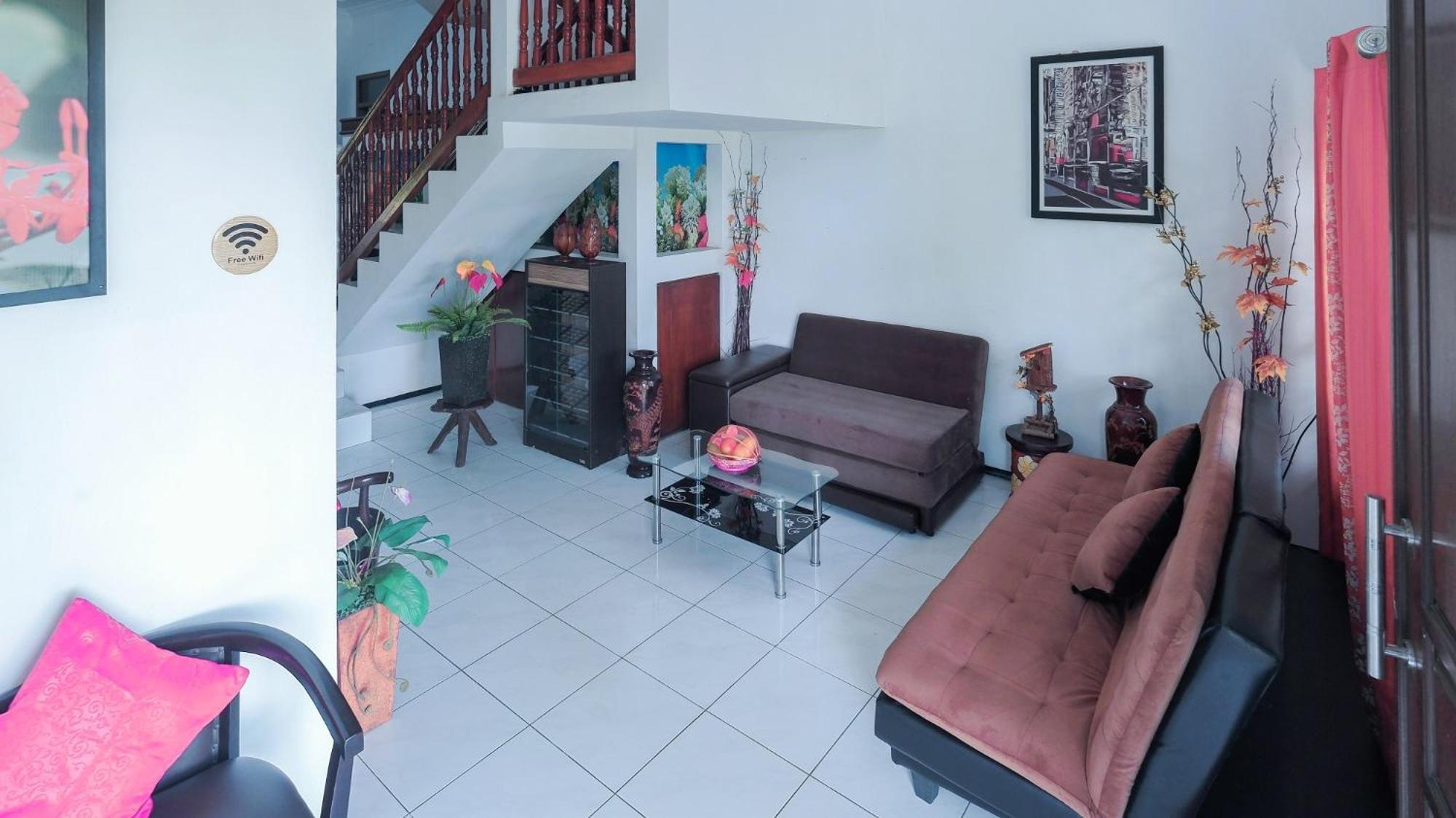 Villa Malang Puncak Buring Экстерьер фото